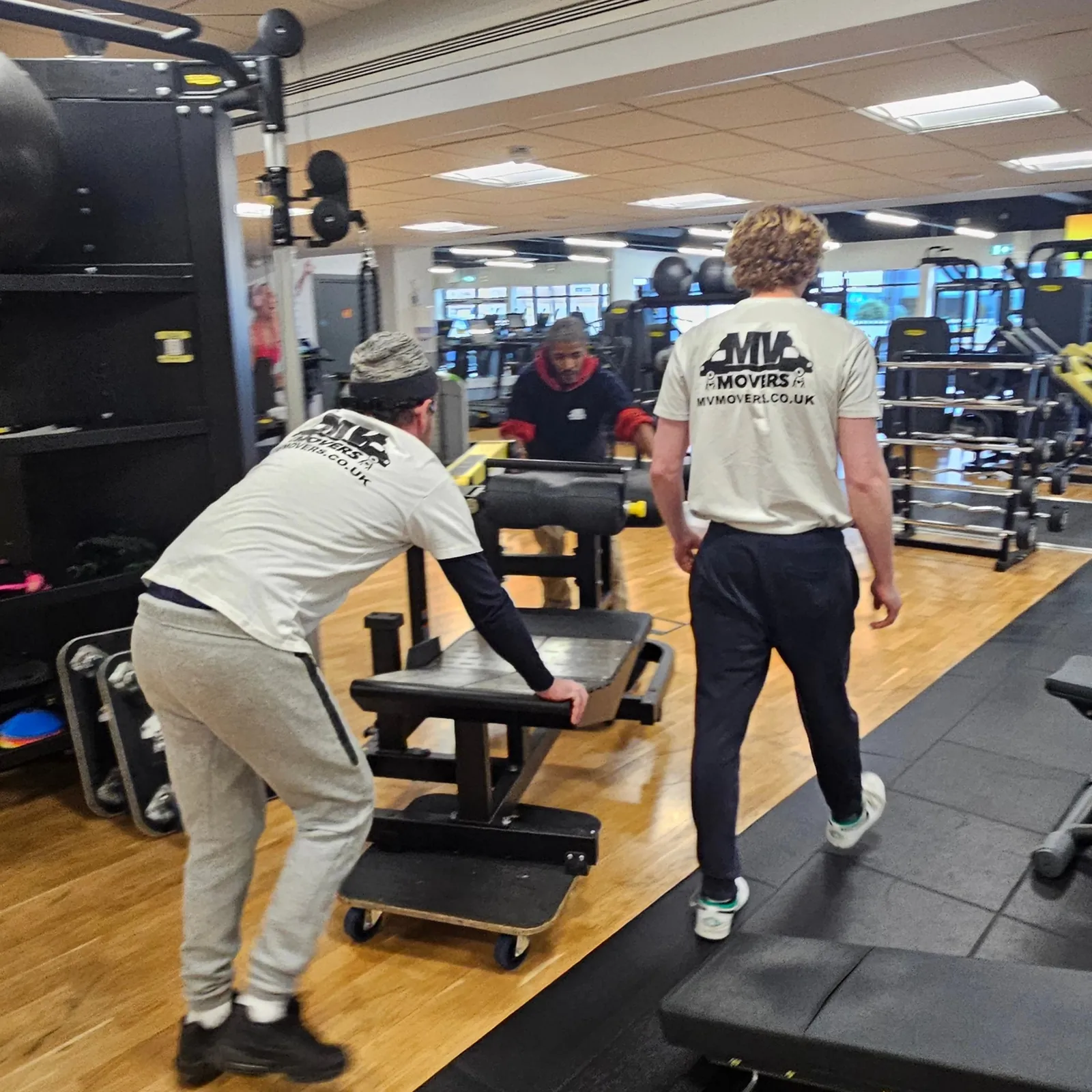 MV crew moving gym equipment – Local gym, Ealing MV crew moving gym equipment – Local gym, Ealing