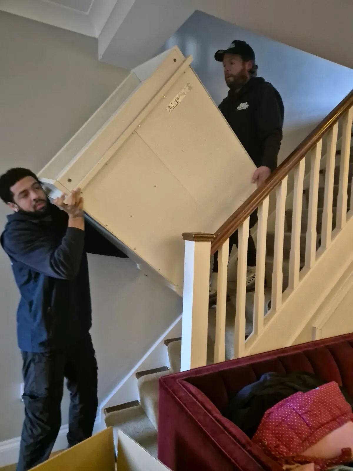 Wardrobe, stairs – Down in one piece, up in one piece – MV Movers