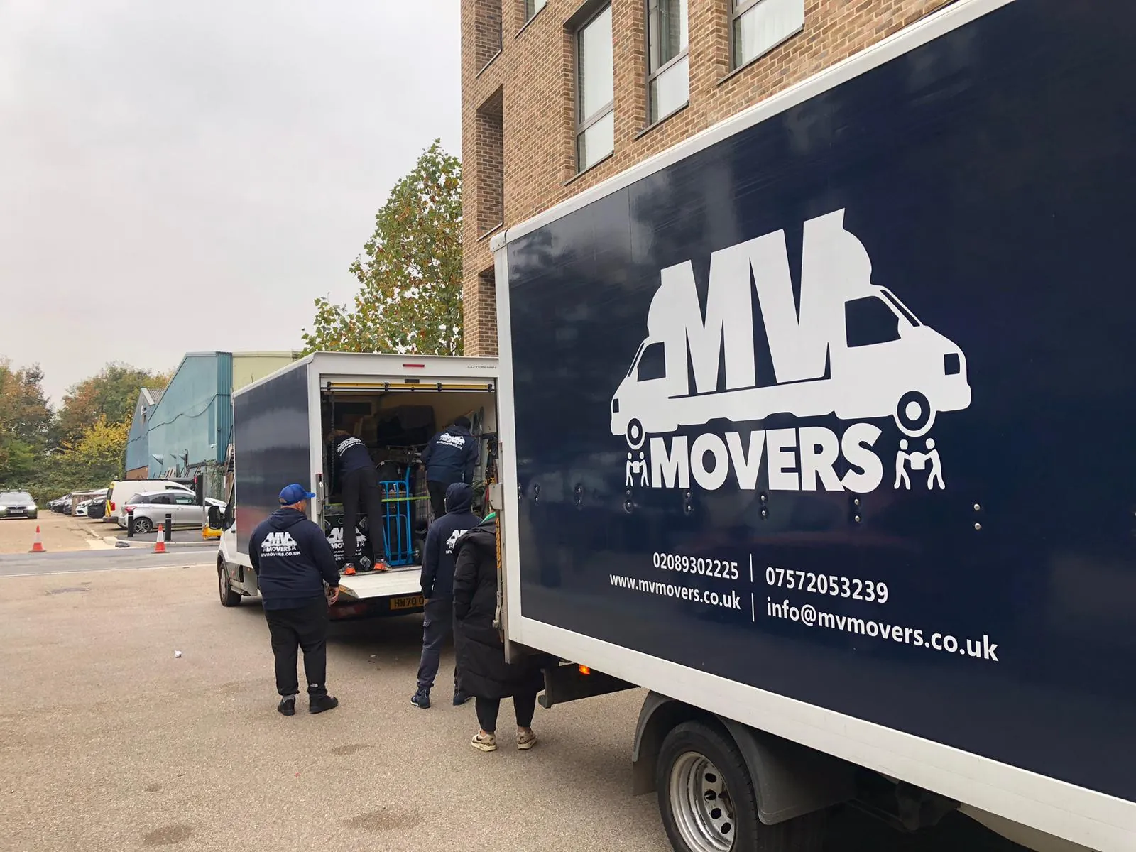 MV Movers crew loading a Luton van – Ealing to Peckham MV Movers crew loading a Luton van – Ealing to Peckham